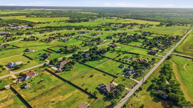 1860 County Road 6710, Lytle, TX 78052