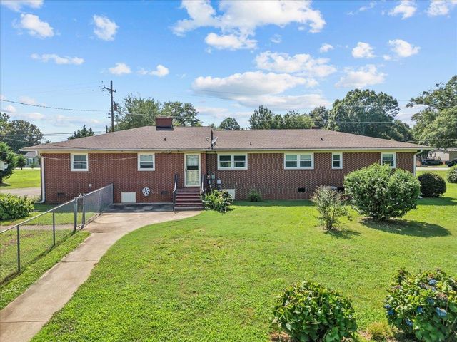 2160 Compton Bridge Road, Inman, SC 29349