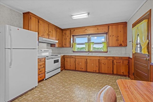 2160 Compton Bridge Road, Inman, SC 29349