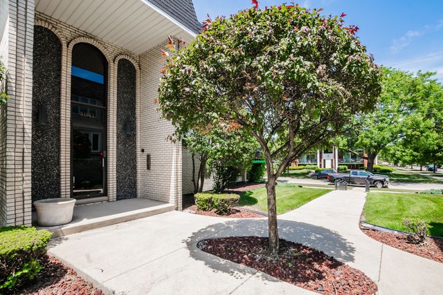 4041 W 97th Street 2N, Oak Lawn, IL 60453