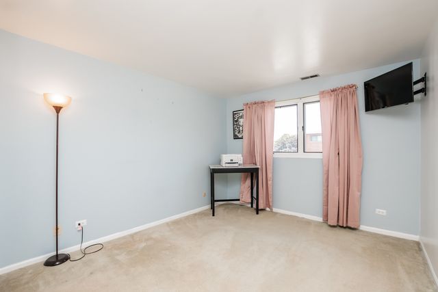 4041 W 97th Street 2N, Oak Lawn, IL 60453