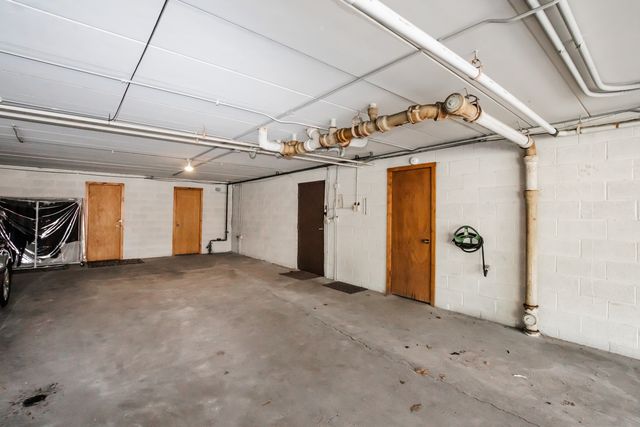 4041 W 97th Street 2N, Oak Lawn, IL 60453