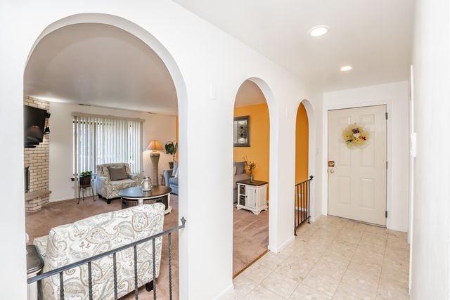 4041 W 97th Street 2N, Oak Lawn, IL 60453