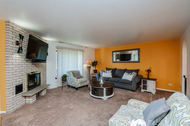 4041 W 97th Street 2N, Oak Lawn, IL 60453
