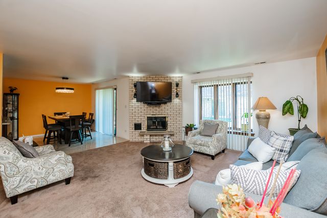 4041 W 97th Street 2N, Oak Lawn, IL 60453
