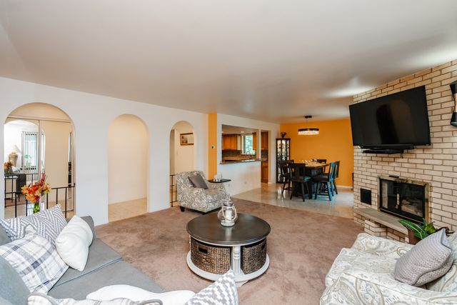 4041 W 97th Street 2N, Oak Lawn, IL 60453