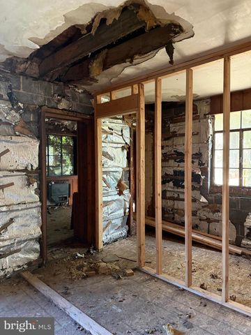 1111 N DELSEA DR, Clayton, NJ 08312