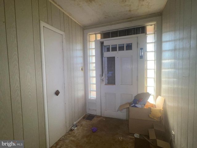 1111 N DELSEA DR, Clayton, NJ 08312