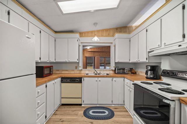 708 COACHMAN DRIVE, Leesburg, FL 34748