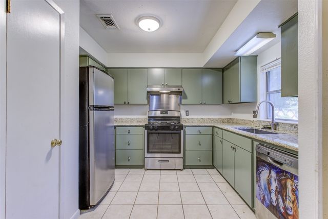 521 E Mustang Street, Crowley, TX 76036