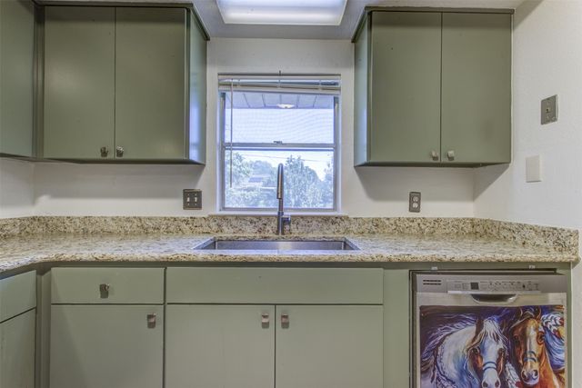 521 E Mustang Street, Crowley, TX 76036