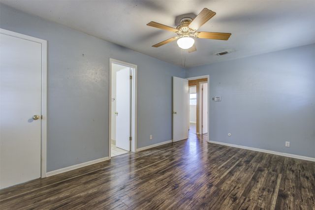 521 E Mustang Street, Crowley, TX 76036