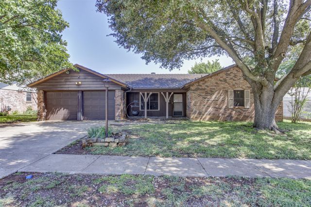 521 E Mustang Street, Crowley, TX 76036