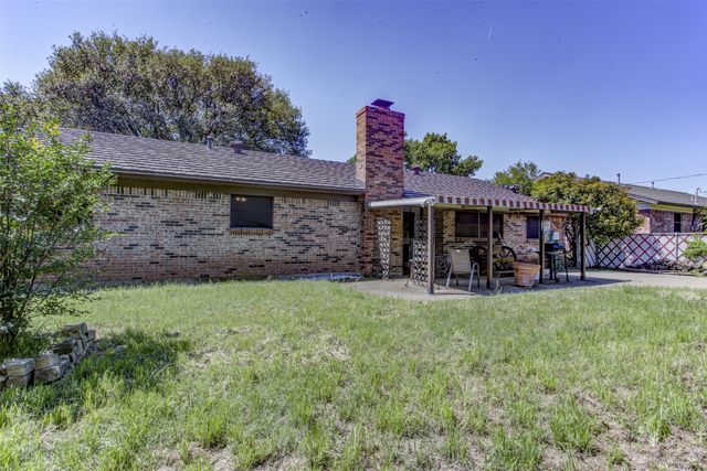 521 E Mustang Street, Crowley, TX 76036