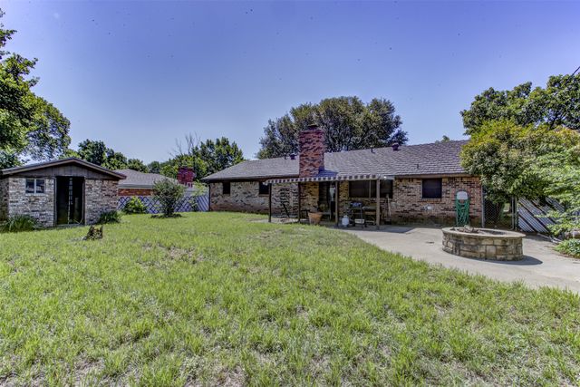 521 E Mustang Street, Crowley, TX 76036