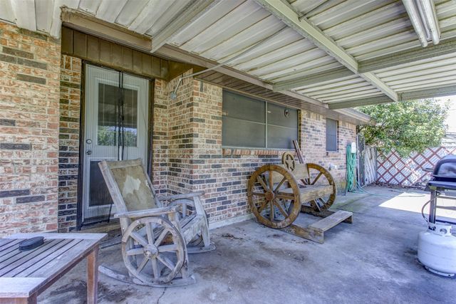 521 E Mustang Street, Crowley, TX 76036