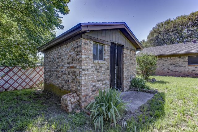 521 E Mustang Street, Crowley, TX 76036