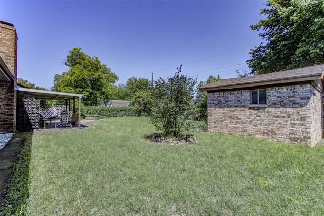 521 E Mustang Street, Crowley, TX 76036