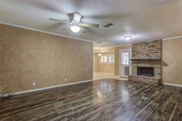 521 E Mustang Street, Crowley, TX 76036