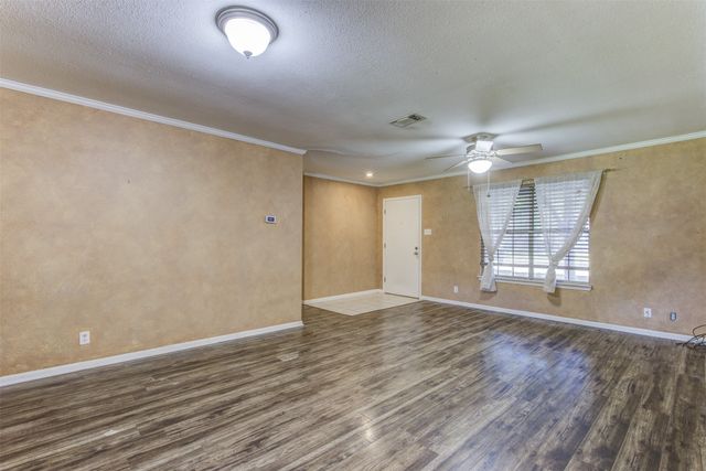 521 E Mustang Street, Crowley, TX 76036