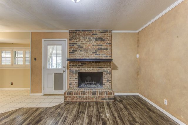 521 E Mustang Street, Crowley, TX 76036