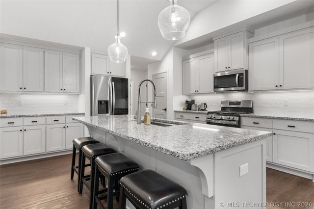 27713 E 107th Street, Coweta, OK 74429