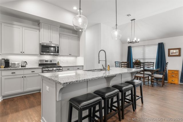 27713 E 107th Street, Coweta, OK 74429