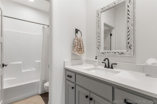 27713 E 107th Street, Coweta, OK 74429
