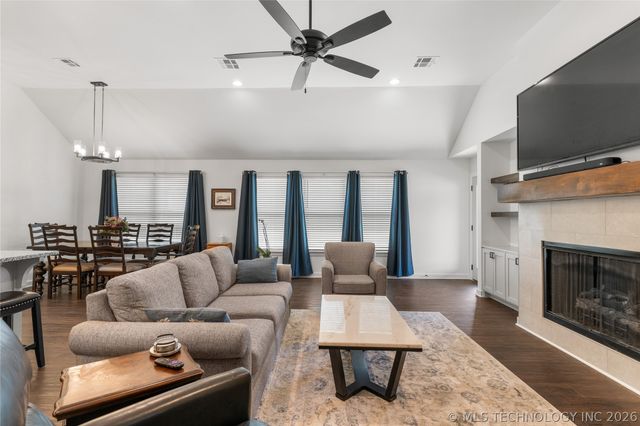 27713 E 107th Street, Coweta, OK 74429