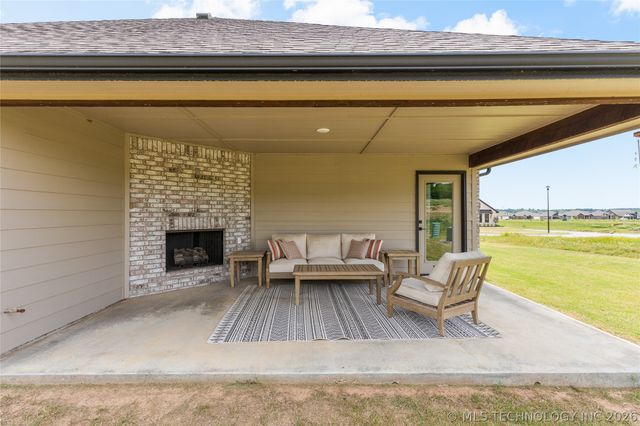 27713 E 107th Street, Coweta, OK 74429