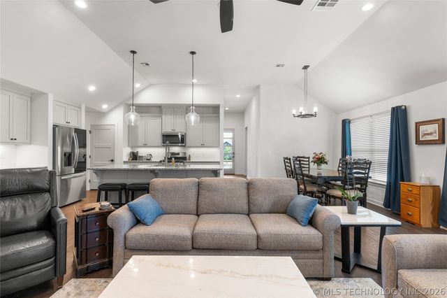 27713 E 107th Street, Coweta, OK 74429