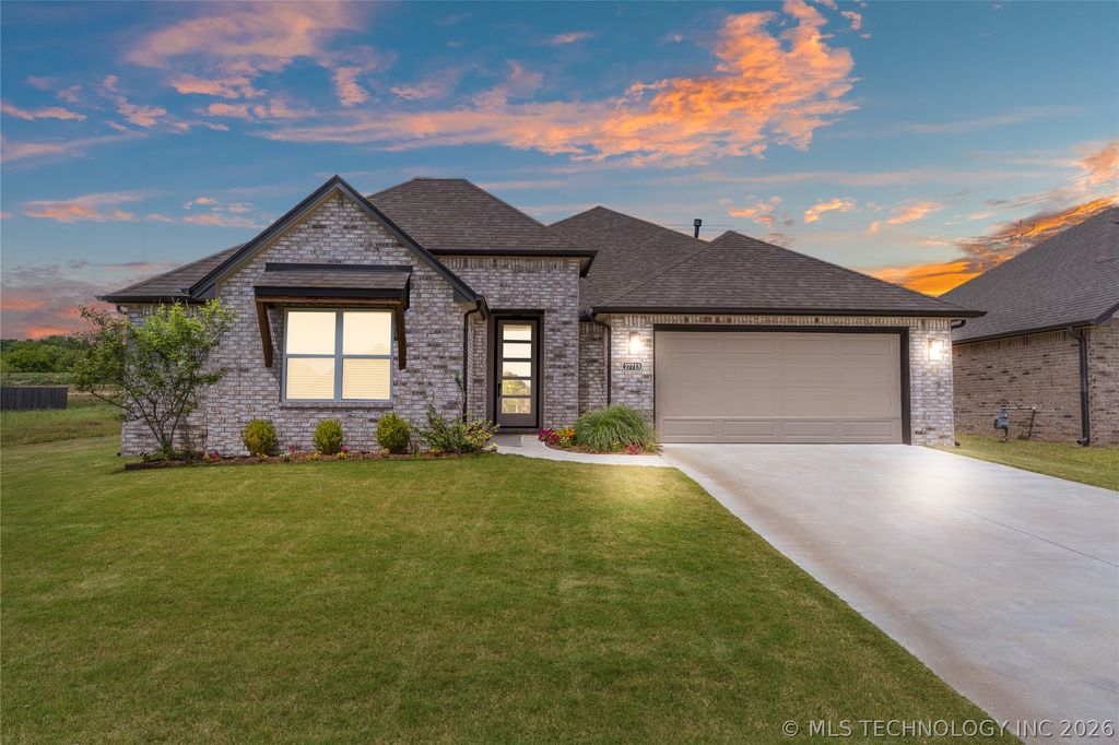 27713 E 107th Street, Coweta, OK 74429