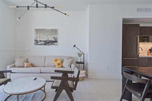 159 NE 6th St 5015, Miami, FL 33132