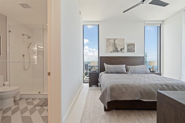 159 NE 6th St 5015, Miami, FL 33132