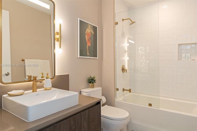 159 NE 6th St 5015, Miami, FL 33132