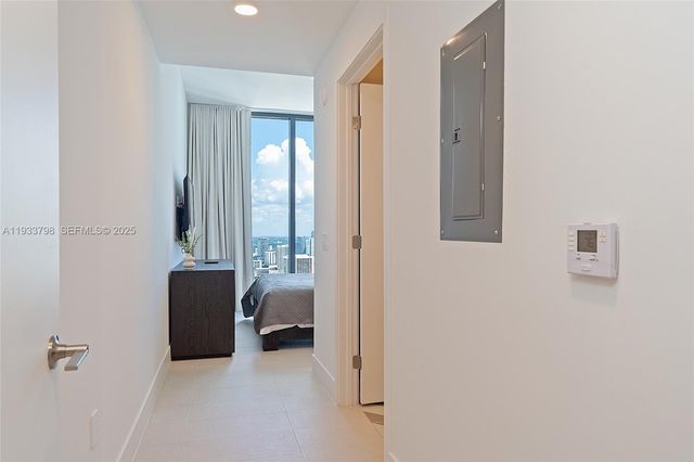 159 NE 6th St 5015, Miami, FL 33132