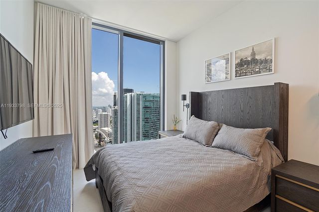 159 NE 6th St 5015, Miami, FL 33132