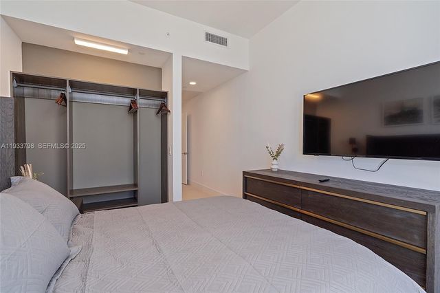 159 NE 6th St 5015, Miami, FL 33132