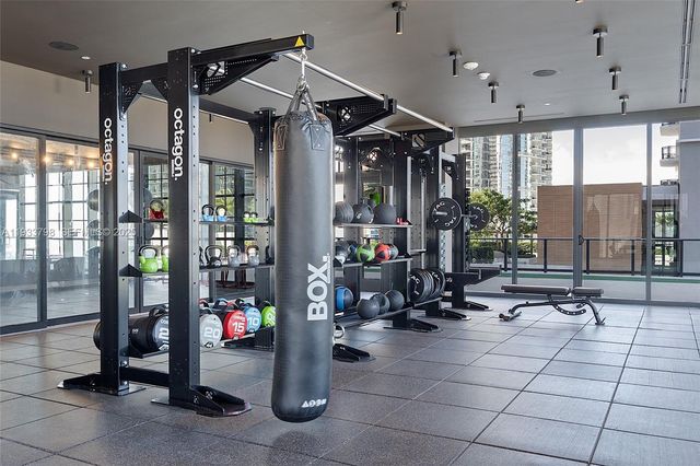 159 NE 6th St 5015, Miami, FL 33132