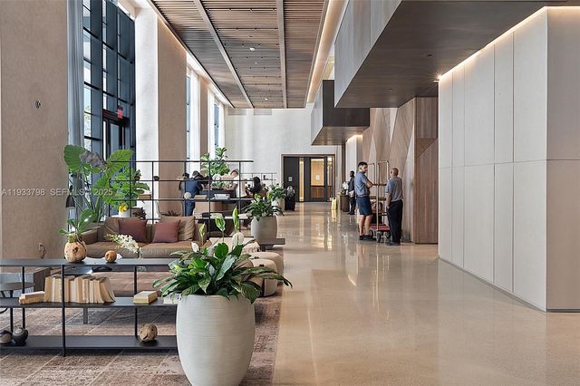 159 NE 6th St 5015, Miami, FL 33132