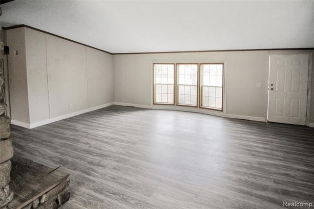 7175 Ozga Street, Romulus, MI 48174