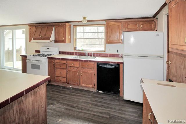 7175 Ozga Street, Romulus, MI 48174