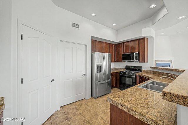 9989 S Placita De La Bondad, Vail, AZ 85641