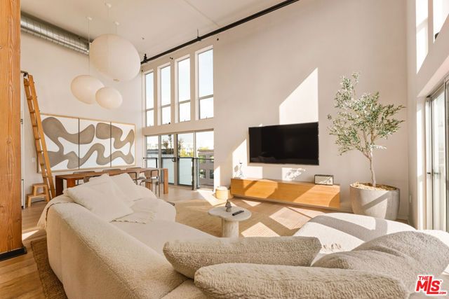 4215 Glencoe Avenue 405, Marina Del Rey, CA 90292