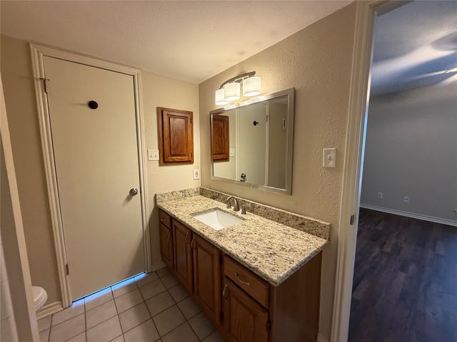 6220 bentwood Trail 404, Dallas, TX 75252