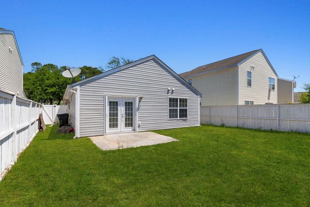 833 Silvercrest Dr., Myrtle Beach, SC 29579