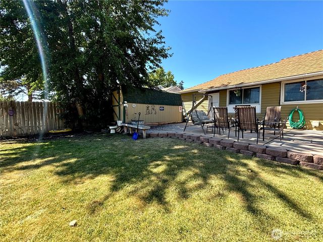 207 W Loop Drive, Moses Lake, WA 98837