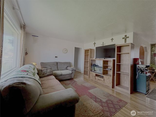 207 W Loop Drive, Moses Lake, WA 98837