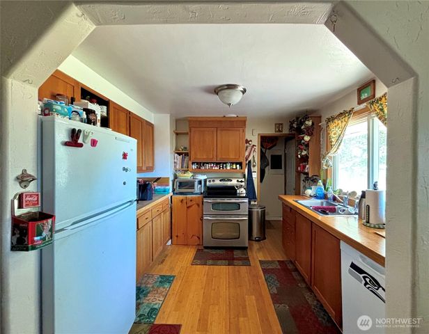 207 W Loop Drive, Moses Lake, WA 98837