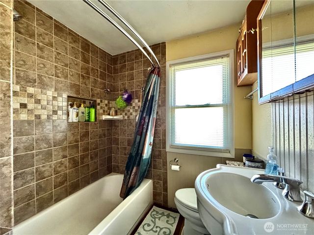 207 W Loop Drive, Moses Lake, WA 98837